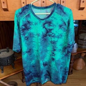 lululemon athletica size XXL Blue Green Short Sleeve Tee tie dyed
